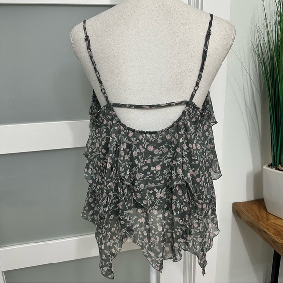 Abercrombie & Fitch Handkerchief Style Ruffle Tiered Top Large Dainty Feminine - Picture 8 of 8